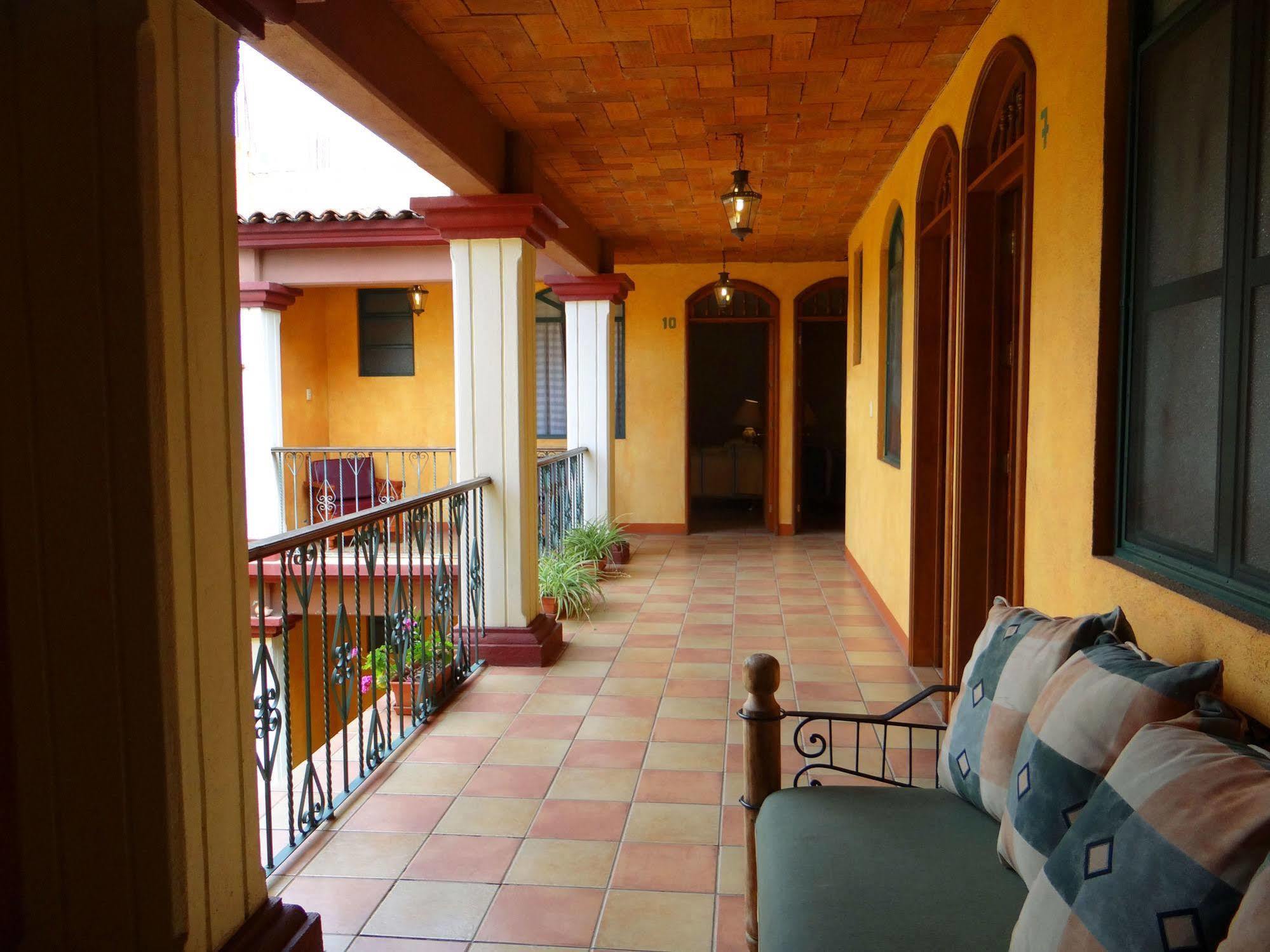 Отель Casa Lidia Oaxaca Экстерьер фото